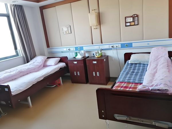 2025深圳落户的要求_《华山论剑》首播差评如潮！网友的评价可谓“一针见血”！ 多坎还过的要跨有很